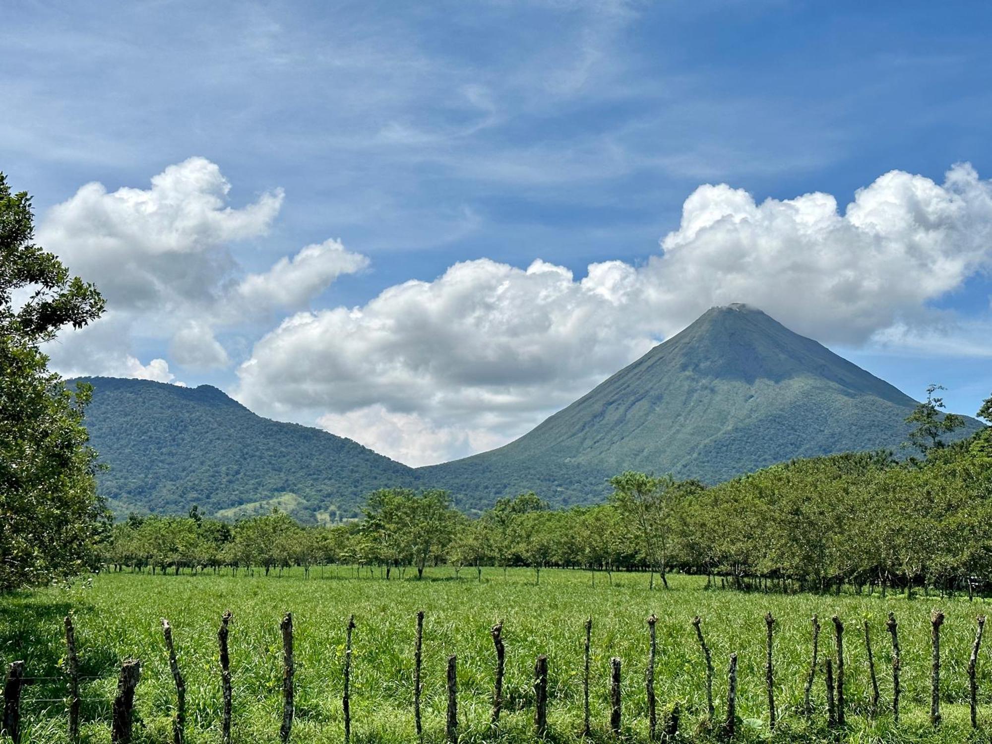 Oasis Arenal Villa Pool & Arenal Volcano View Ла Фортуна Экстерьер фото